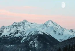 Mountain Puns – Climb into Hilarious Jokes That Rock the Peak